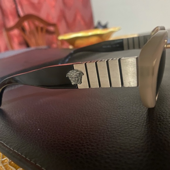 VERSACE SUNGLASSES VINTAGE SILVER AND BLACK MEDUSA 480/B COL. 681 main image 11